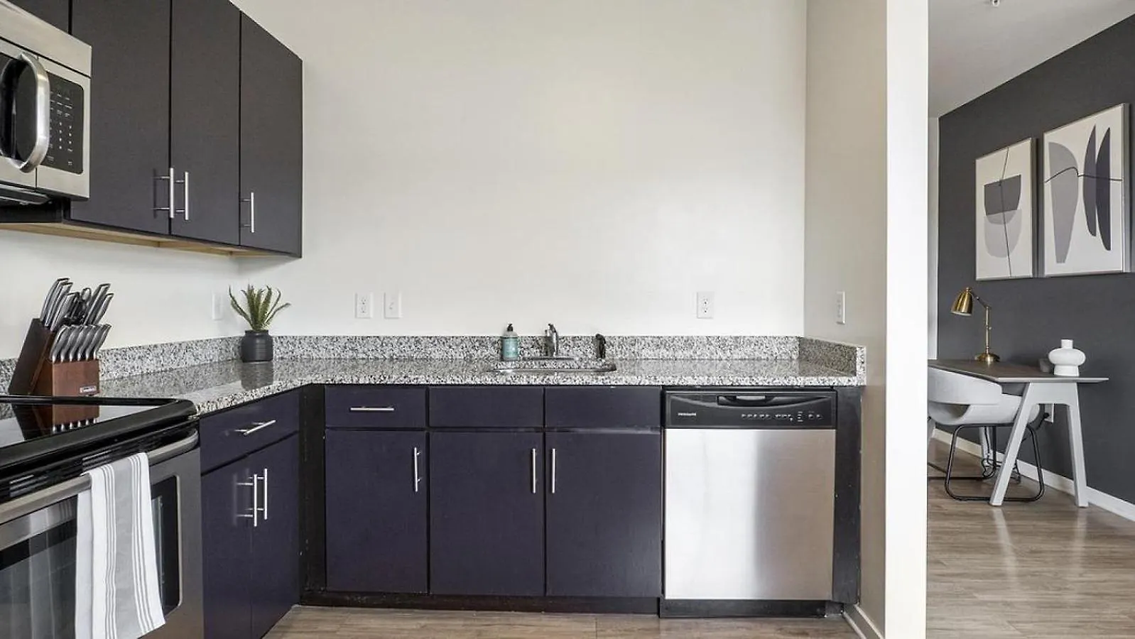 Landing At Ap The Spectrum Apartments - 1 Bedroom In Chamberlayne Industrial Center Richmond
